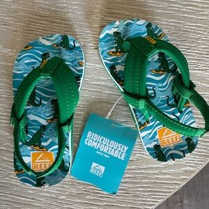 Reef Kinds Dinosaur flip flops, NWT! Size 6